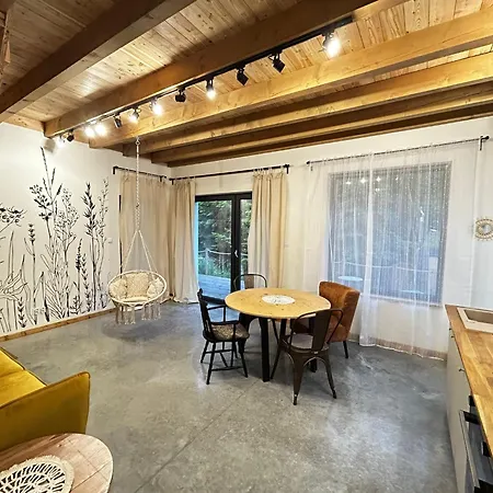 Szumidomki Strefa Z Jacuzzi Sauna Widok Na Potok זאבוייה