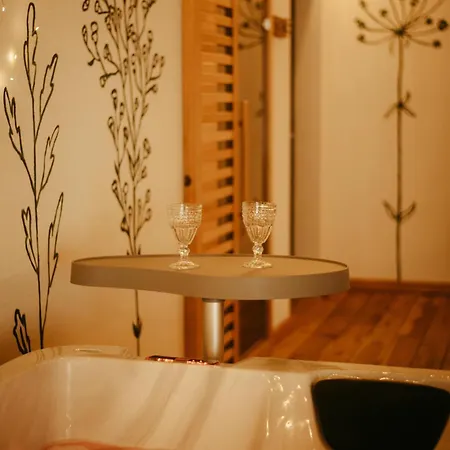 Szumidomki Strefa Z Jacuzzi Sauna Widok Na Potok דירה *